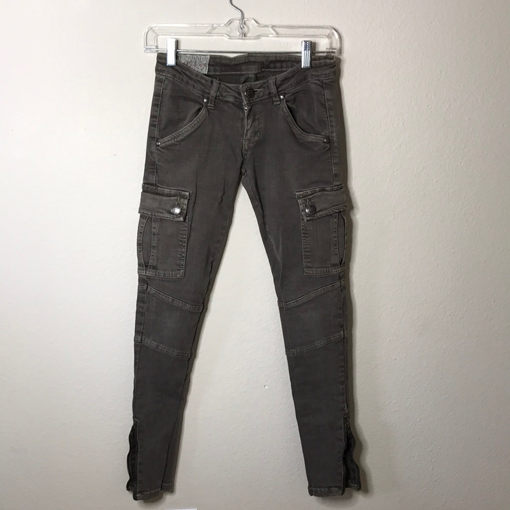 Olive green/grey fitted low rise cargo jeans